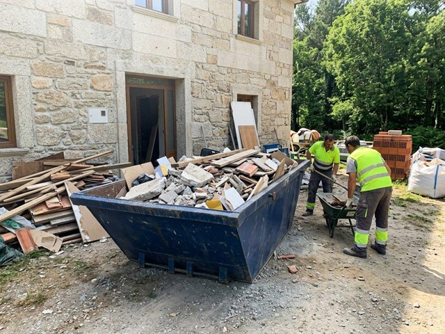 Alquiler de contenedores de obra para reformas en Chantada